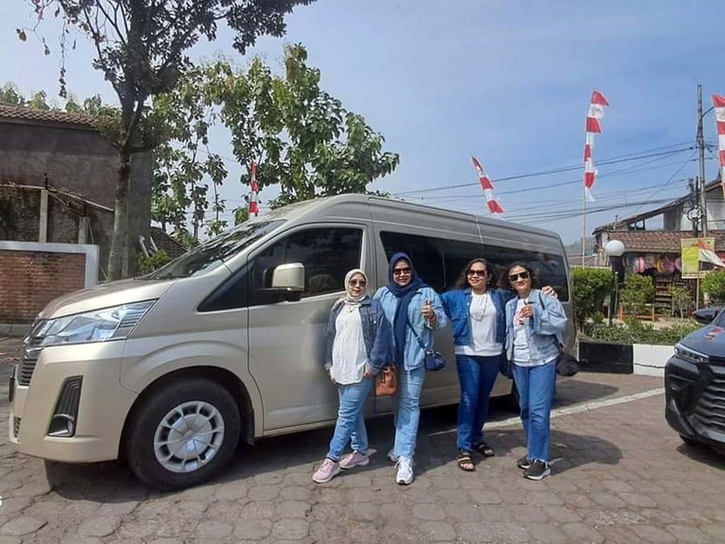 Sewa Hiace Jakarta Padang